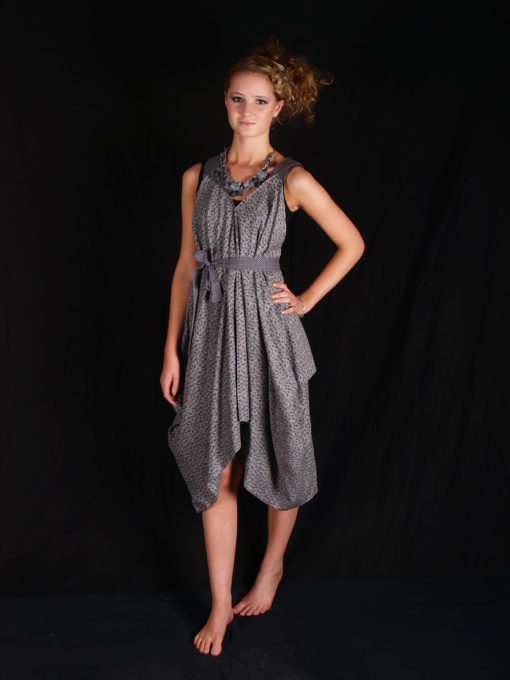 Robe romantique bleu gris ceinture a la taille